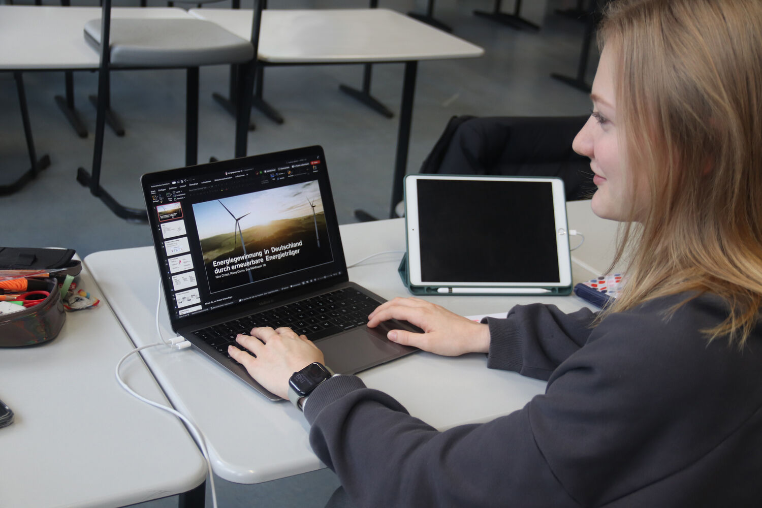 Die Schüler arbeiteten hochwertige Präsentationen aus. Hier zum Beispiel über erneuerbare Energien.